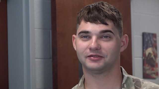 Tennessee soldier surprises daughter after 10