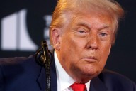 Trump firma orden ejecutiva para facilitar viajes comerciales al espacio
