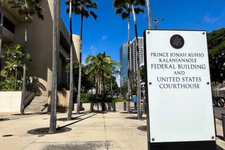 US judge in Hawaii considers legality of restrictions on access to abortion medication