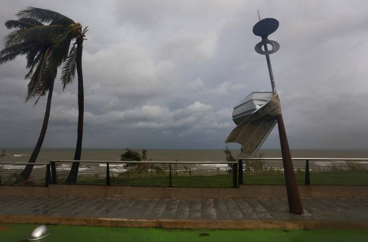 Cierran ocho puertos marítimos de Puerto Rico e Islas Vírgenes por llegada de huracán Erin