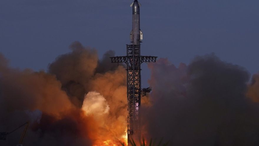 La nave Starship de SpaceX cumple con éxito su décima prueba después de tres fallidas