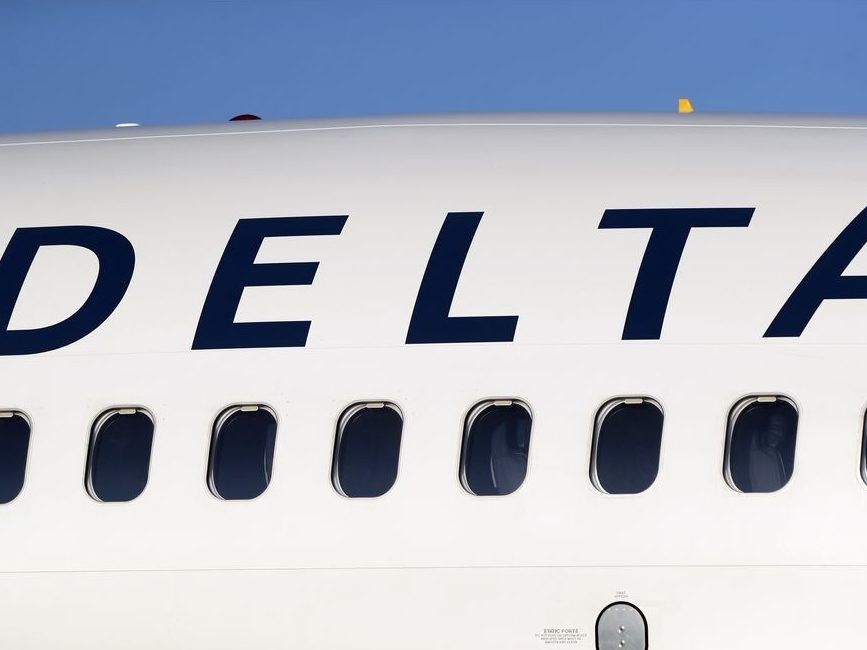 Their ‘window seats’ lacked windows. Now they’re suing the airlines