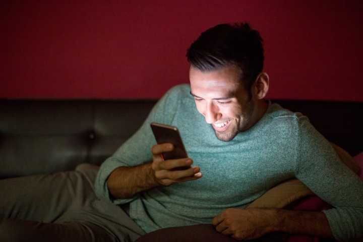 9 Best AI Sexting Apps for an Engaging Sex Chat Experience