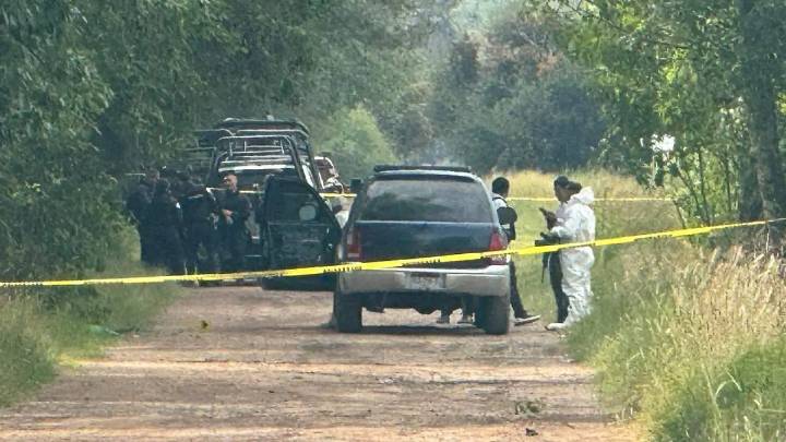 Encuentran a hombre asesinado dentro de una camioneta en Acámbaro
