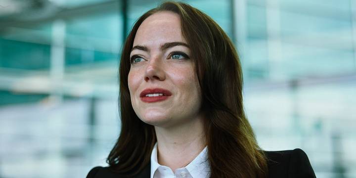 Emma Stone Sports Bold Look in New Trailer for Sci-Fi Comedy Remake 'Bugonia'