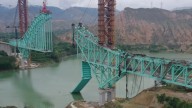 Derrumbe de puente en construcción deja 12 muertos y 4 desaparecidos en China #22Ago