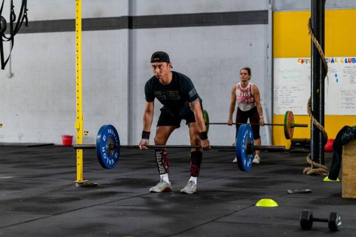 Deadlift vs Trap Bar Deadlift – Which Is Superior?