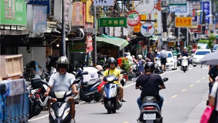 China responde a Donald Trump y reitera que buscará la "reunificación pacífica" con Taiwán