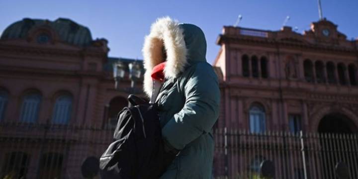 Vuelve el frío al Área Metropolitana de Buenos Aires: el SMN anticipó un brusco descenso de la temperatura