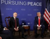 Trump y Putin inician reunión acompañados de sus delegaciones a puerta cerrada