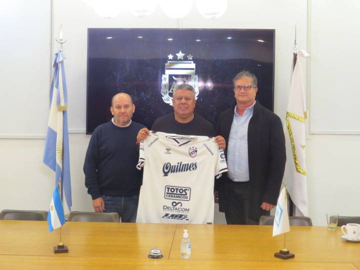 Chiqui Tapia se reunió con las nuevas autoridades del Quilmes Atlético Club