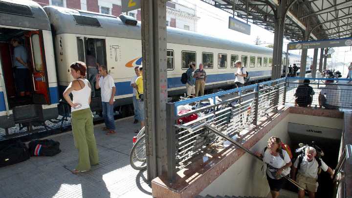 La Federación de Vecinos de Palencia rechaza las pantallas metálicas a lo largo de la vía férrea en la ciudad