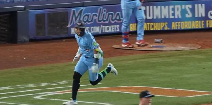 Blue Jays win in 12 innings vs. Marlins