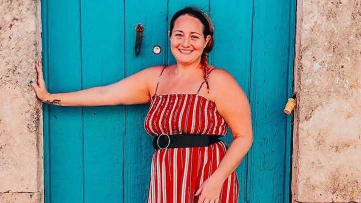 Traveler left ‘shrink-wrapped in denim’ and fearing death after she wore jeans on flight despite expert warnings – The US Sun