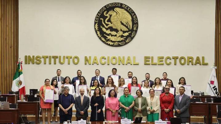 INE acata orden del Tribunal Electoral y emite constancias a jueces y magistrados ganadores en elección judicial