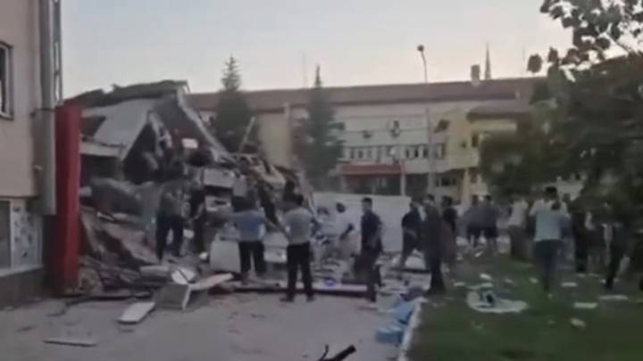 Impresionantes imágenes del sismo de magnitud  6,1 en Turquía