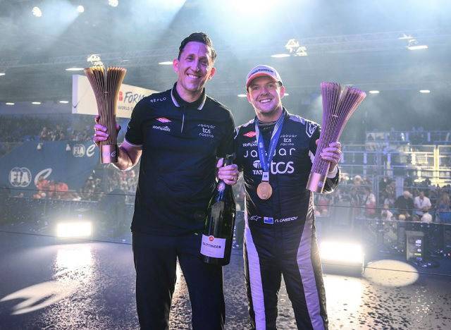 Cassidy asegura la victoria en la ronda 15 en Londres mientras Porsche lidera los campeonatos mundiales de equipos y fabricantes de la FIA