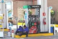 Acusan gasolineros extorsión 'oficial'