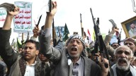 Un ataque aéreo israelí mata al primer ministro rebelde hutí en la capital de Yemen