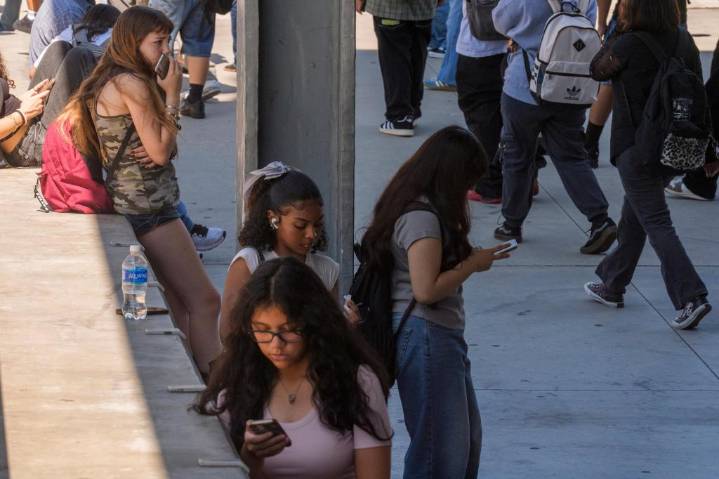 6 Baltimore-area cellphone policies to know before back