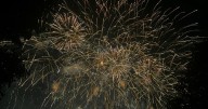 La hija de una dirigente del PSOE en Orense lanza fuegos artificiales en su boda en plena ola de incendios