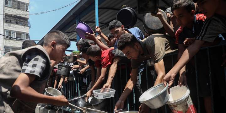 La historia del colombiano que entregó ayuda humanitaria en Gaza en plena guerra: “Me colé entre la mercancía”