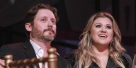 Most Heartbreaking Moments in Kelly Clarkson's Relationship with Ex-Husband Before His Death at 48 Revealed