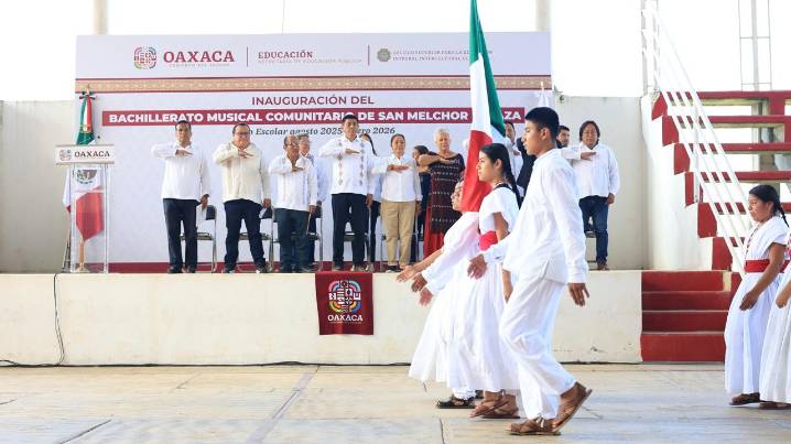 Inaugura Salomón Jara el Bachillerato integral de San Melchor Betaza