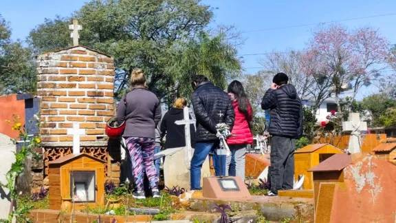 Despidieron a los hermanos masacrados en Posadas: la madre recibió la noticia al despertar en el hospital
