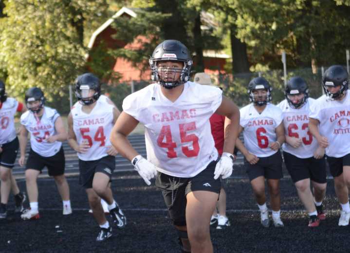 Prep football 2025: Versatile Matthew Kirchoff anchors Camas Papermakers’ line