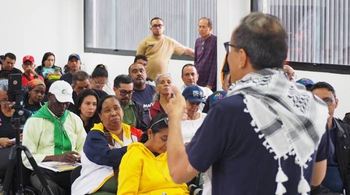 Universidad Nacional de las Comunas celebra encuentro de adecuación curricular