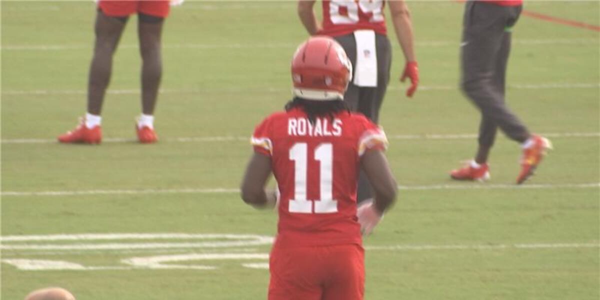 Chiefs rookie Jalen Royals works to prove himself by gaining quarterback trust