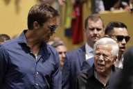 Statue of Brady unveiled before Pats’ opener