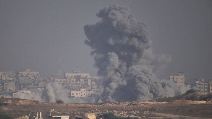 Periodistas, médicos y rescatistas, las víctimas del más reciente ataque de Israel contra Gaza