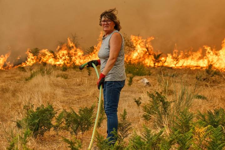 España, Portugal y Grecia luchan contra incendios forestales en plena ola de calor