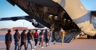 Jueza bloquea la ampliación de competencias en las deportaciones “express” de Trump