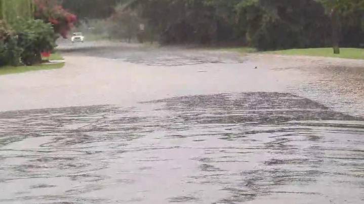 Heavy rain leads to flooding, traffic delays in Charlotte, NC