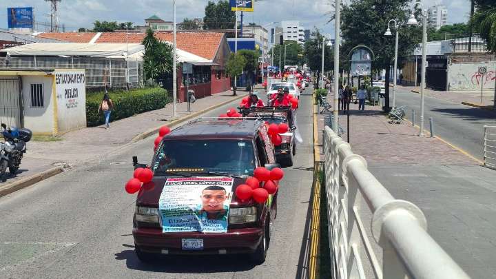 Con caravana de autos, Madres Guerreras de León conmemoran a sus desaparecidos