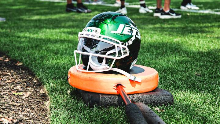 Jets Sign 14 Players to Practice Squad