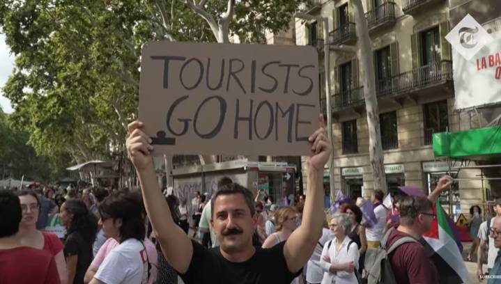 Una vieja crítica. "¿Por qué tengo que ver borrachos tambaleándose?": las quejas sobre los turistas que Séneca hacía ya en la Antigua Roma