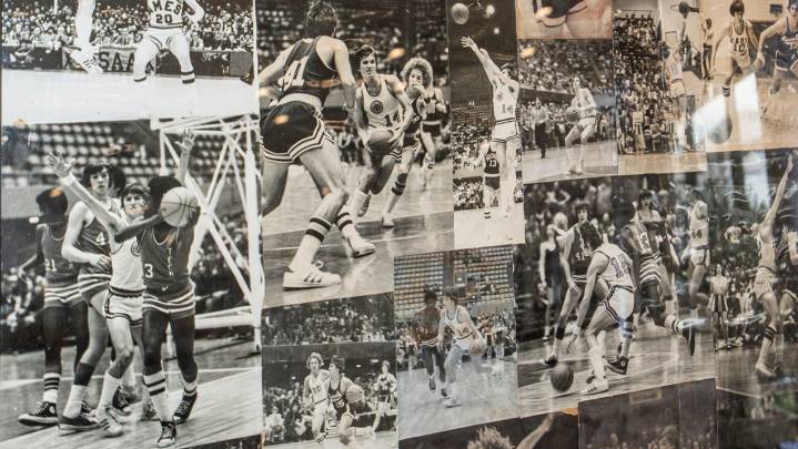 Lincoln High School's only basketball title team reunites 50 years later