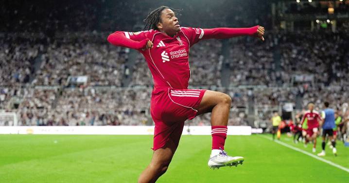 Al 100’, Ngumoha le da el triunfo al Liverpool