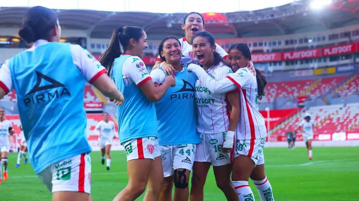¡Centellas empatan en casa contra las Esmeraldas, y la afición celebra este gol de último momento!