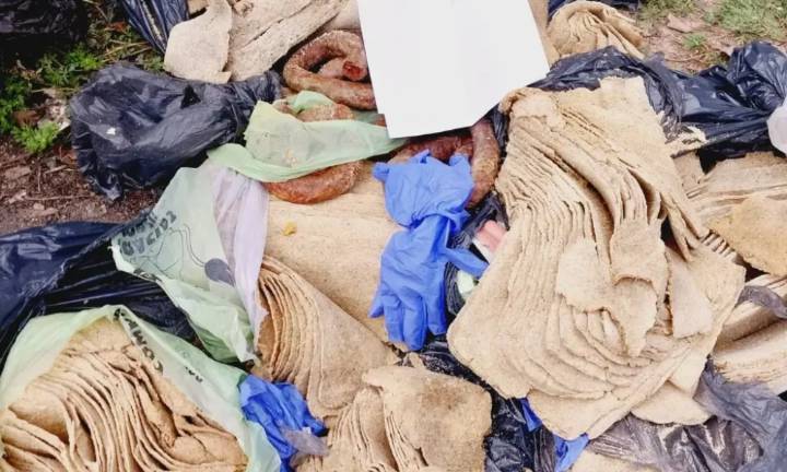 Un asco: fue detenido por vender milanesas de papel higiénico
