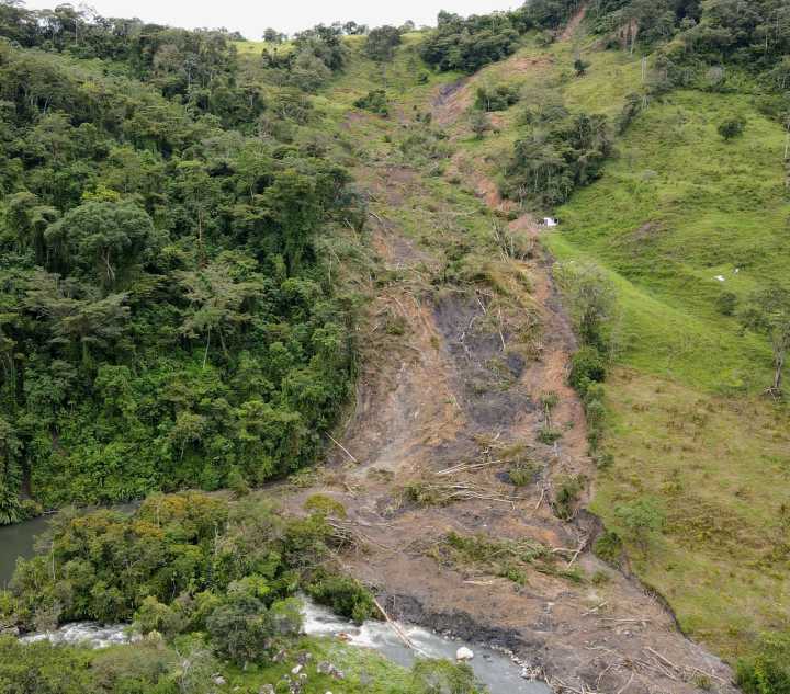 Descartan represamiento en el río Tonce tras deslizamiento de gran magnitud en Chámeza