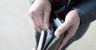 Qué significa ordenar los billetes de menor a mayor, según la psicología