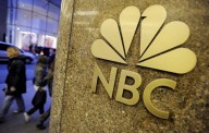 Trump amenaza con revocar los permisos a NBC y ABC por ser "sesgadas y mentirosas"