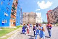 Gobierno de Carabobo rehabilitó edificios de Bloques de Colinas de Mara en Juan José Mora