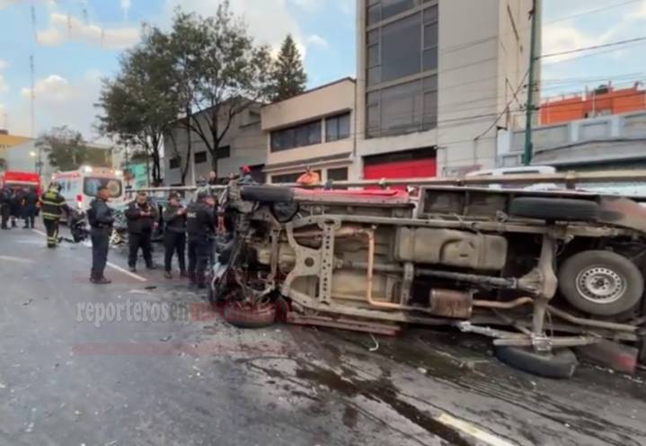 ACCIDENTE AUTOMOVILÍSTICO EN AVENIDA OBSERVATORIO DIRECCIÓN A TACUBAYA; HAY TRES LESIONADOS