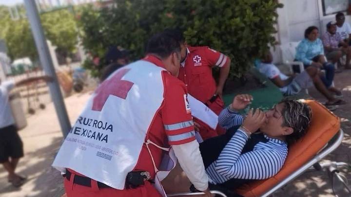 Auxilia Cruz Roja a turista de la Ciudad de México en Huatulco